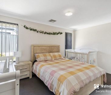 Experience Easy Living in the Heart of Aveley! - Photo 1