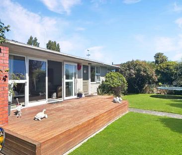 Redwood - 3 Bedrooms - Photo 4