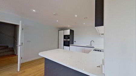 3 bedroom flat to rent - Photo 5