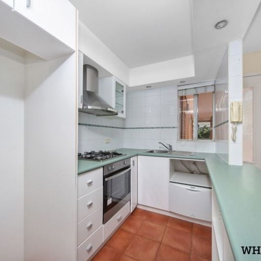 2/56 Morisset Street, Queanbeyan - Photo 1