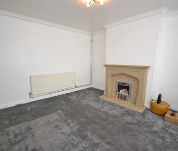Salisbury Avenue, Styvechale, Coventry, West Midlands, CV3 5DB - Photo 1