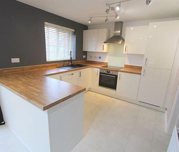 3 bedroom detached house to rent - Photo 5