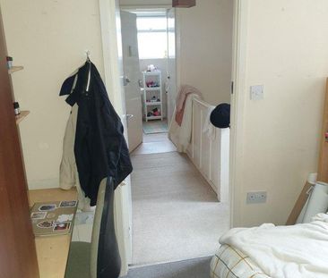 4 bedroom flat to rent - Photo 5