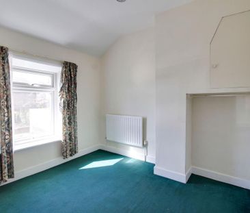 2 bedroom end of terrace house to rent - Photo 6