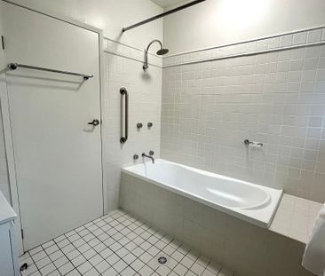 4 Bedroom Family Home! - Photo 6