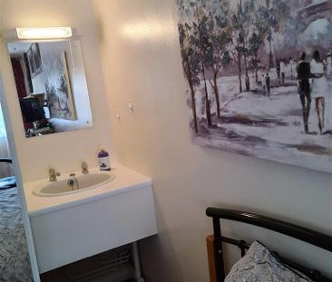 1 bedroom semi-detached house to rent - Photo 4