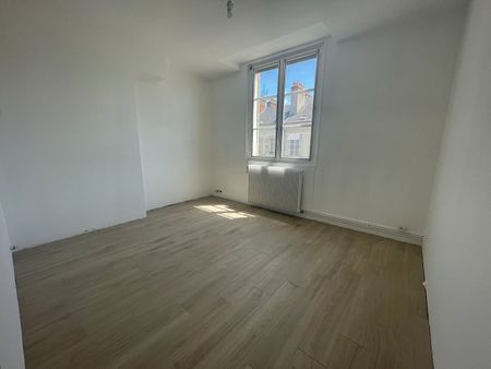ORLEANS, Hypercentre - Bien rare à la location - Appartement 4 pièces de 82 m² avec chauff inclus + garage + cave - Photo 4