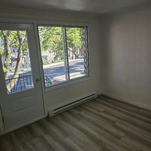 3 1/2 TOUT INCLUS, RÉNOVÉ À NEUF - Photo 2