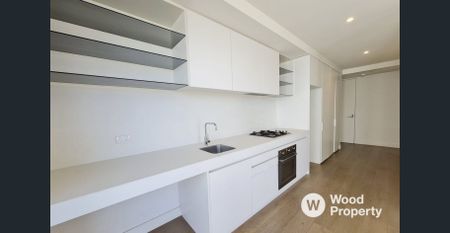 Stylish One-Bedroom Apartment with Two Balconies in the Heart of Windsor - Photo 5