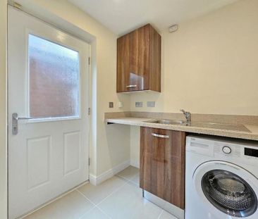 4 bedroom detached house to rent - Photo 4