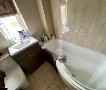 3 bedroom terraced house to rent - Photo 2