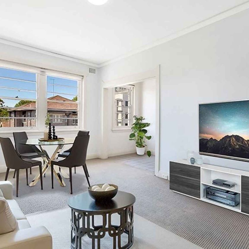 Spacious 1 Bedroom Apartment Great Location - Photo 1