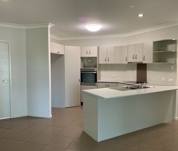 101 Daintree Drive, Bushland Beach QLD 4818 - House For Rent | Domain - Photo 3