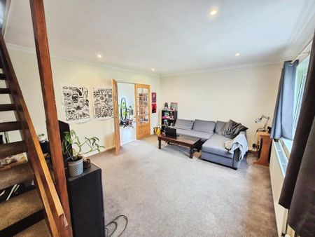 3 bedroom end of terrace house to rent - Photo 3