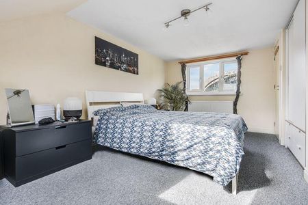 4 bedroom terraced house to rent - Photo 3