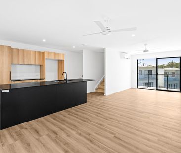 Modern Townhouse Living in Hyde Park Residences - Photo 1