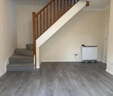 2 bedroom end of terrace house to rent - Photo 3