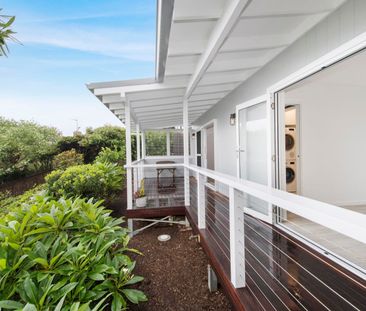 One bedroom Granny Flat with Breathtaking Views - Photo 1