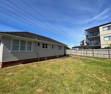 21 McBurney Place, Mangere East, Auckland - Photo 3