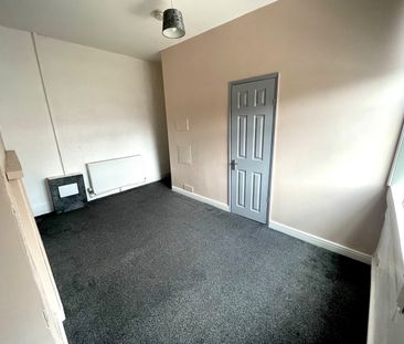2 Bed Terraced House, Colwyn Road, LS11 - Photo 1