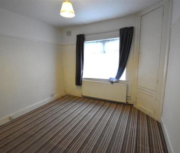 3 bedroom semi-detached bungalow to rent - Photo 4