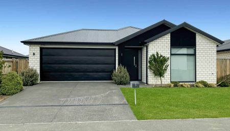 ROLLESTON - 3 BEDROOMS, 2 BATHROOMS, HEATPUMP, INTERNAL ACCESS DOUBLE GARAGE - Photo 2