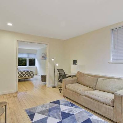 AVAILABLE February 1st -Pet Friendly Furnished 2 BR @ 1540 Haro - Photo 4