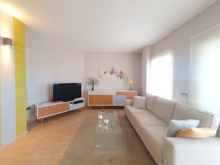 911462 - Apartment For rent in El Higueron, Benalmádena, Málaga, Spain - Photo 3