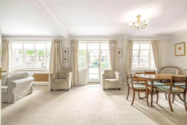 An immaculate and stylish period apartment close to Putney Heath. - Photo 1