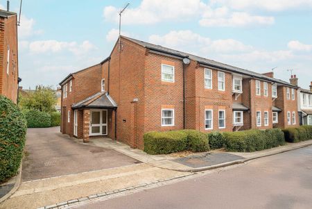 Available part-furnished now - Photo 5