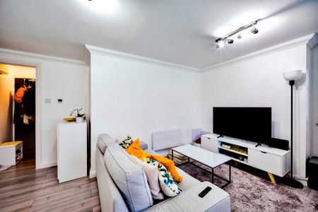 Modern One Bedroom Flat to Rent in Maidstone - Photo 2