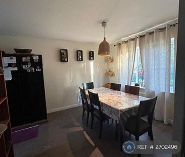 4 bedroom detached house to rent - Photo 4