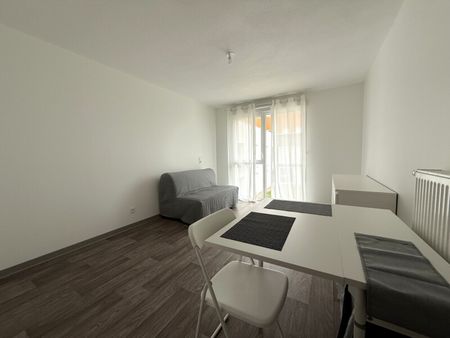 Location Appartement 1 pièce 22m² FRANQUEVILLE ST PIERRE 76520 - Photo 3