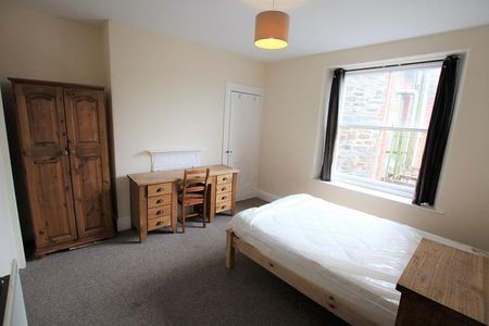 4 bedroom apartment to rent - Photo 2