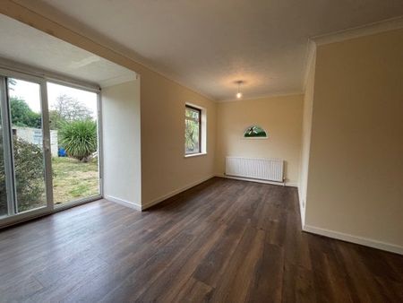 Abbotts Close, Leigh-on-Sea - Photo 2