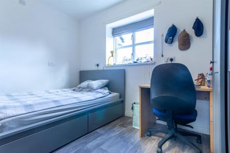 4 bedroom apartment to rent - Photo 4