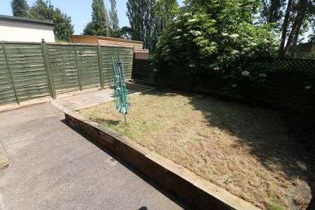 3 bedroom semi-detached house to rent - Photo 3