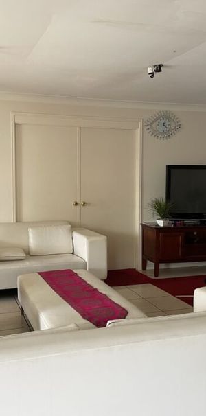 2 Rooms in Robertson for Rent - Photo 1