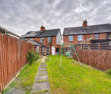 2 bedroom end of terrace house to rent - Photo 1