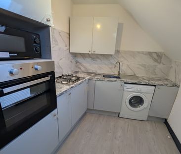 1 Bed Flat, Burley Street, LS3 - Photo 2