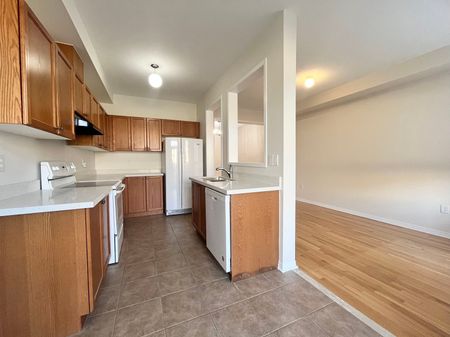 For Lease - 2299 Stone Glen Crescent, Oakville, Ontario - Photo 4