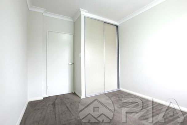 Spacious 3-Bedroom Apartment for Rent – Prime Location in Westmead - Photo 1