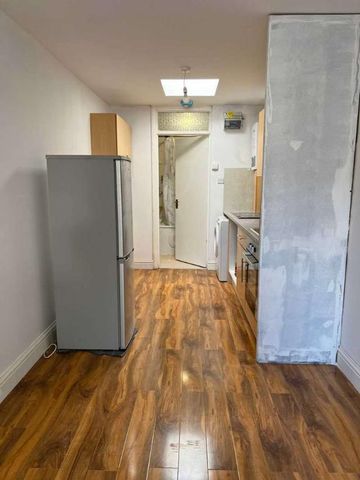 Lady Margret Road, Southall, UB1 - Photo 4