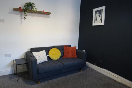 3 bedroom terraced house to rent - Photo 3