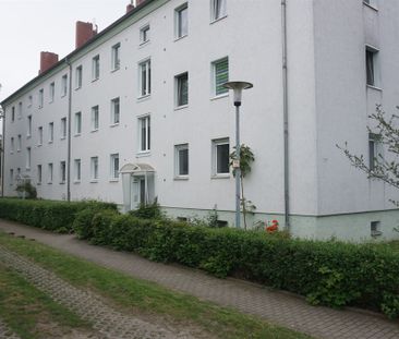 Sie könnten der Erste sein - sanierte 3 Raumwohnung. - Photo 2