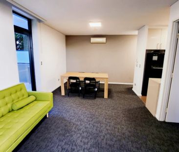 2 bedroom 2 bathroom - Photo 2