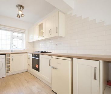 2 bedroom semi-detached house to rent - Photo 5