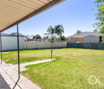 Open the Door To Easy Living in Lockleys - Photo 3