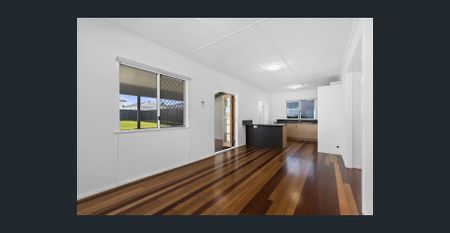 Renovated Home in Mansfield State High School Catchment - Photo 2