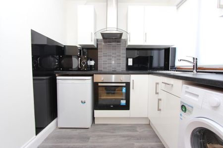 2 bedroom apartment to rent - Photo 5